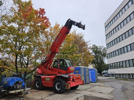 Teleskopický otočný manipulátor Manitou MRT 2150 Privilege